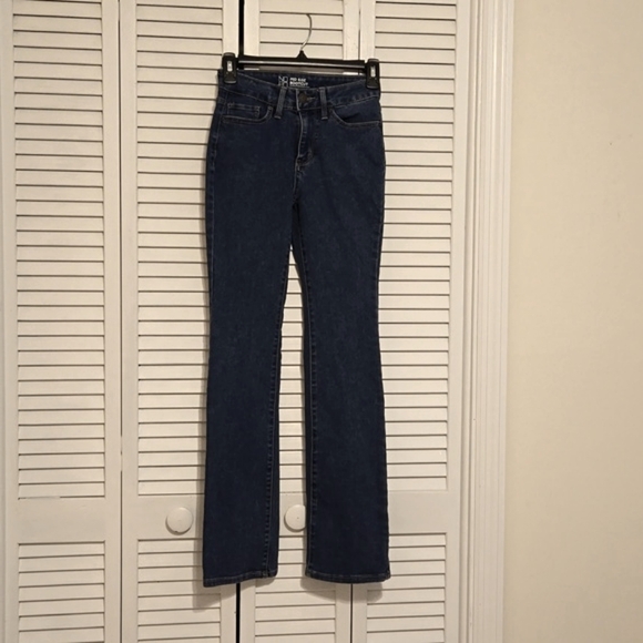 NOBO Denim - NOBO Midrise Bootcut size 3(juniors) Stretch Jeans